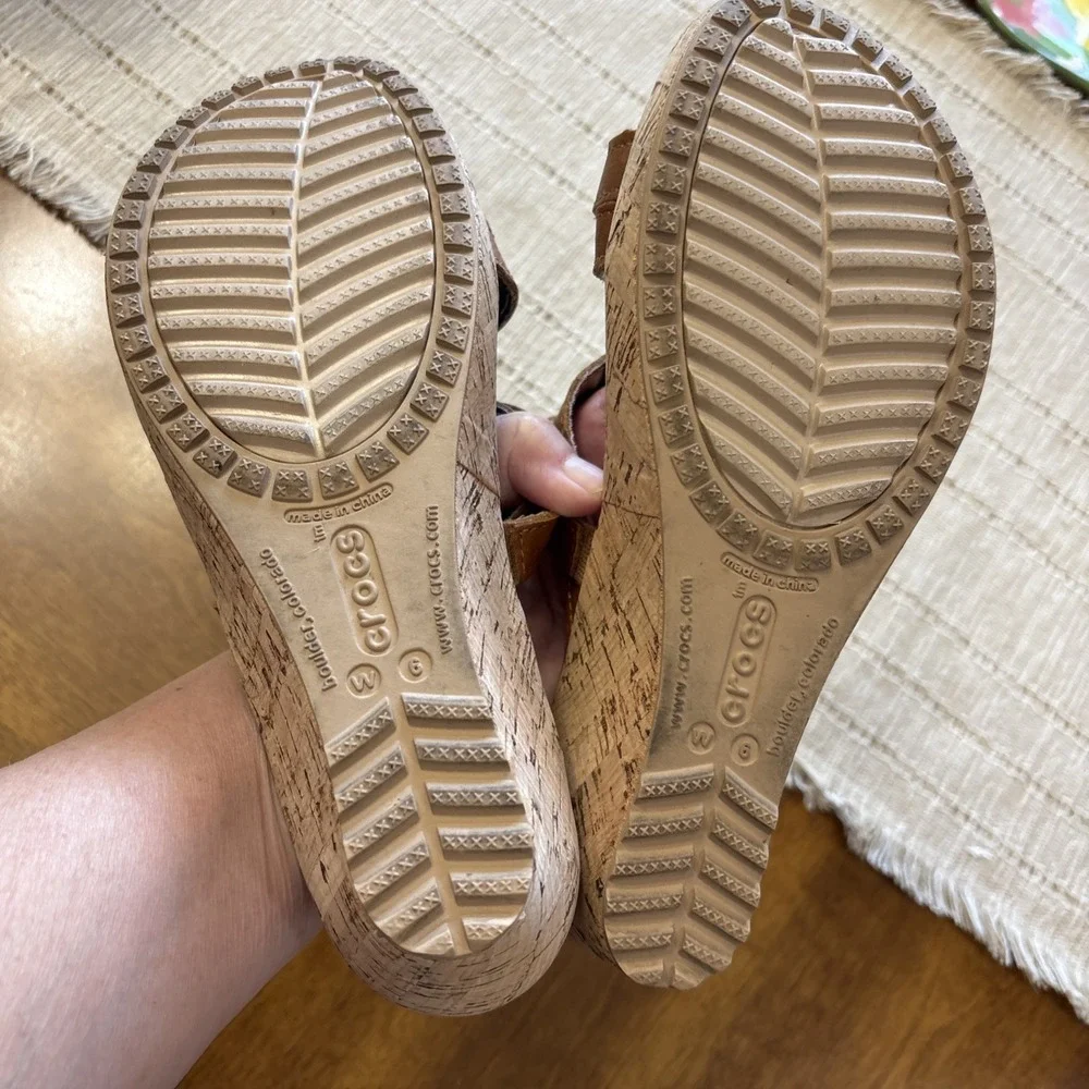 Crocs Sandals Women's  Size 8 Leigh Wedge Leather Upper